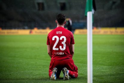 Un jugador del Colonia, en el partido contra el Borussia Moenchengladbach. FIREDMANN VOGEL