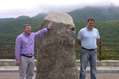 El alcalde de Posada de Valdeón, Tomás Alonso, y el de Oseja de Sajambre, Antonio Mendoza.