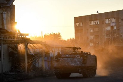 Imagen de un pueblo destruido en la zona de Donbás. OLEG PETRASYUK