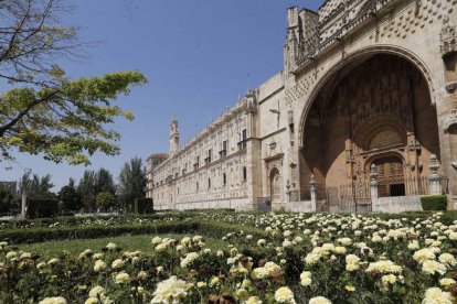 El presupuesto aprobado se centrará en parte a restaurar la fachada de la iglesia. RAMIRO