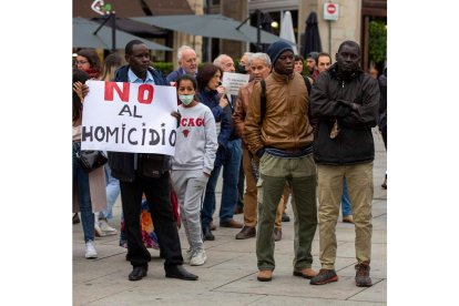 Concentración en Vitoria contra la violencia en la valla. DAVID AGUILAR