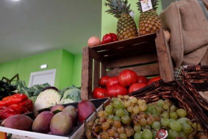 Los hechos ocurrieron en una frutería de la capital. FERNANDO OTERO