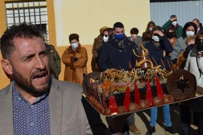 Fiestas de San Antón en Algadefe. Subasta de tartas, iglesia, procesión, bailes tradicionales...