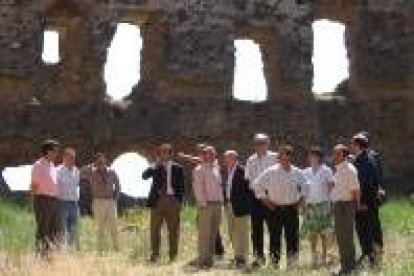 García-Prieto visitó el castillo de Laguna de Negrillos