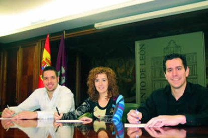 Natalia Rodríguez Picallo junto a Jesús Notario y Carlos Díaz