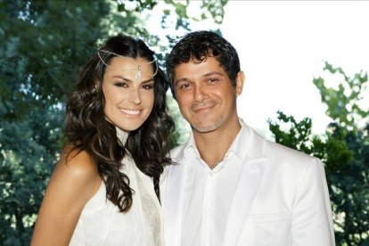 Alejandro Sanz y Raquel Perera el día de su boda, en mayo del 2012.