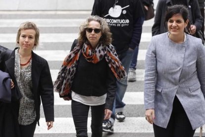 Ester Quintana, a la entrada de la Audiencia de Barcelona.