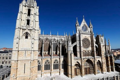 La Catedral es una de las joyas arquitectónicas de León que Vox incluye en su lista. MARCIANO PÉREZ