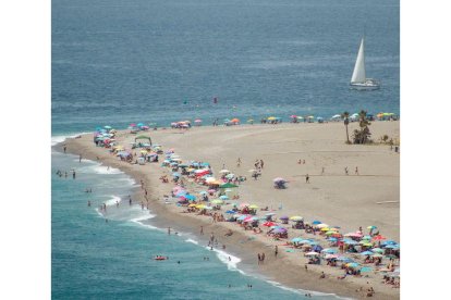 La playa de Motril (Granada) a comienzos de mes. ALBA FEIXAS