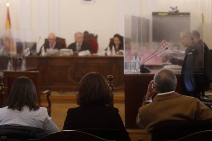 Inicio del juicio en la Audiencia Provincial por el caso de los anestesistas. FERNANDO OTERO