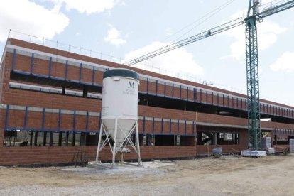 La estructura del edificio está prácticamente terminada tras los primeros meses de obras. MARCIANO PÉREZ