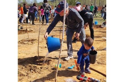 Padres, abuelos y niños se unieron en una bonita jornada. DL