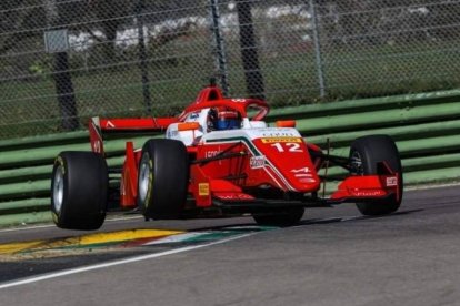 David Vidales en un momento de la carrera en el circuito Enzo y Dino Ferrari de Imola. PREMA POWERTEAM