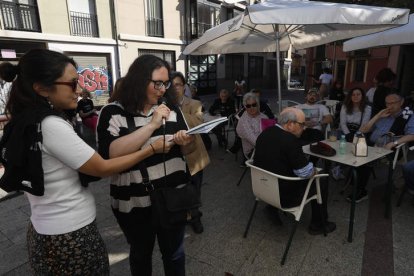 Un momento de la lectura de las obras literarias. FERNANDO OTERO