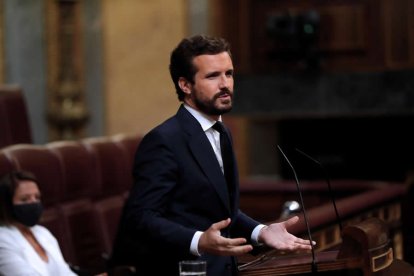 El líder del PP, Antonio Casado, durante su intervención en el Pleno del Congreso. EMILIO NARANJO / EFE