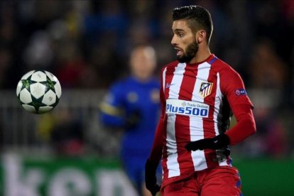 Yannick Ferreira Carrasco controla el balón durante el partido contra el Rostov del miércoles pasado.