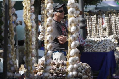 Santa Marina del Rey ha sabido aunar tradición, gastronomía y promoción de sus recursos en su feria. JESÚS F. SALVADORES