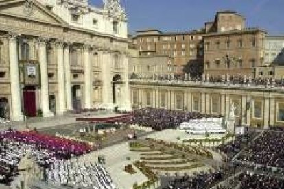 Vista de la plaza de San Pedro en la Ciudad del Vaticano