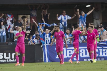 Ríos Reina volvió a ser protagonista en las jugadas a balón parado, esta vez anotando de falta directa por la escuadra el gol que suponía el empate para la Deportiva. LOF