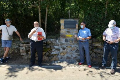 Inauguración de la placa en Porqueros para poner en valor la ruta de Künig. DL