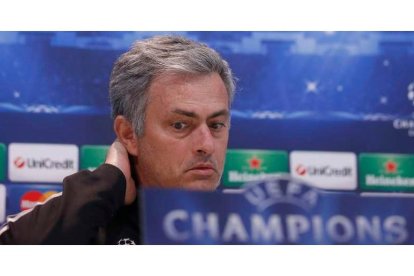 Mourinho cargó en sala de prensa contra Valdano, no resolvió las incógnitas sobre su futuro y tampoco habló del Ajax.
