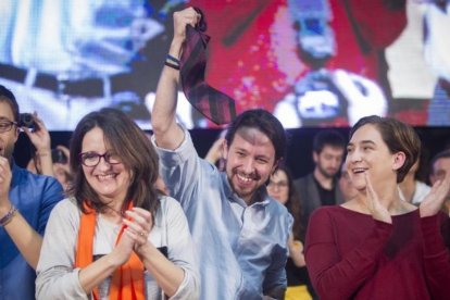 Errejón, Oltra, Iglesias y Colau en el mitin de cierre de campaña del 20-D, en Valencia.