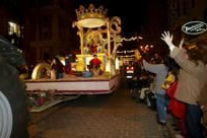 La cabalgata de Reyes reúne cada 5 de enero a miles de niños en las calles de la ciudad