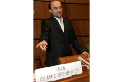 Javad Vaeidi, líder de la delegación iraní se expresa ante el OIEA