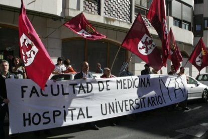 Protesta en 2007 para reivindicar una Facultad de Medicina en León. RAMIRO