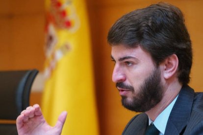 El vicepresidente de la Junta de Castilla y León, Juan García-Gallardo, comparece este lunes en Valladolid ante la Comisión de Presidencia del Parlamento autonómico para analizar sus planes de legislatura. R. GARCÍA