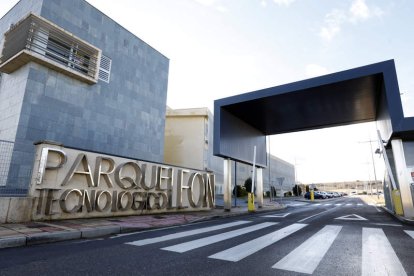 El edificio de usos múltiples se encuentra a la entrada del Parque Tecnológico. MARCIANO PÉREZ