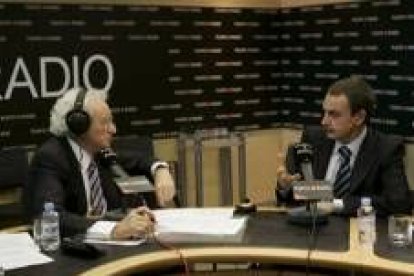 El periodista Luis del Olmo entrevistó ayer a José Luis Rodríguez Zapatero en Punto Radio