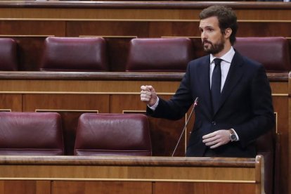 El líder del PP, Pablo Casado, durante su intervención este miércoles en la sesión de Control. BALLESTEROS