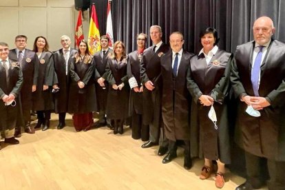 Fotos de algunos de los abogados presentes ayer en el acto celebrado en la Biblioteca. DL