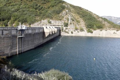 El embalse del Porma.