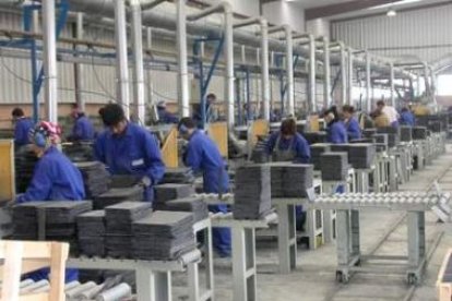 Las empresas pizarreras están conteniendo de momento el plan de ajuste laboral y buscan soluciones