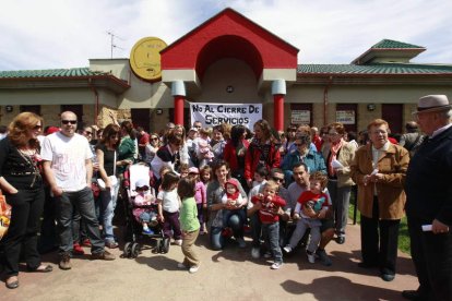 Trabajadores y familias se concentraron en La Asunción.