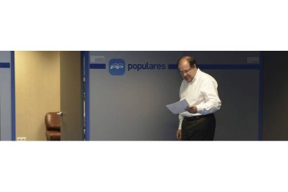 Juan Vicente Herrera en la sede del PP en Valladolid