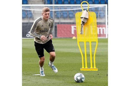 Kroos, durante un entrenamiento con el Real Madrid. R. M.