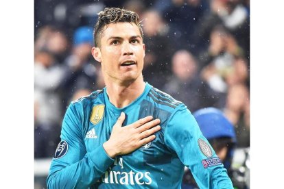 Cristiano Ronaldo ha dicho adiós al Real Madrid para fichar por el club italiano de la Juventus de Turin. ANDREA DI MARCO