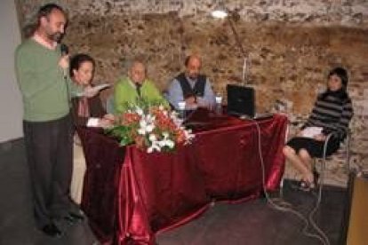 Un momento de la presentación de las conferencias sobre el castro de la Magdalena o de la Mesa