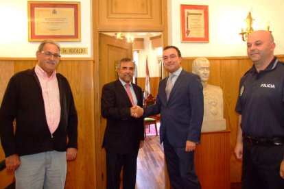 Gobantes, Palazuelo, Salguero y Ribera durante el encuentro en el Ayuntamiento.