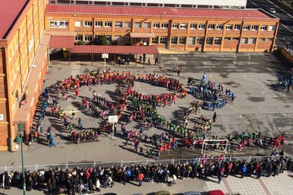 El colegio Quevedo hizo un acto espectacular.