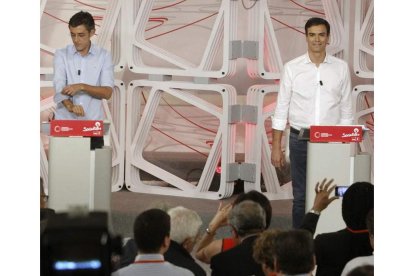 Madina y Sánchez el día del debate de los candidatos.