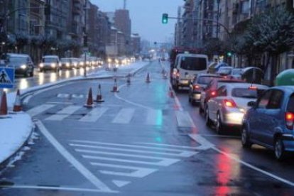 Vista de las nuevas paradas de bus de Fernández Ladreda.