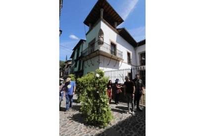 Palacio de Torquemada, en la Calle del Agua, en los maios. LDM