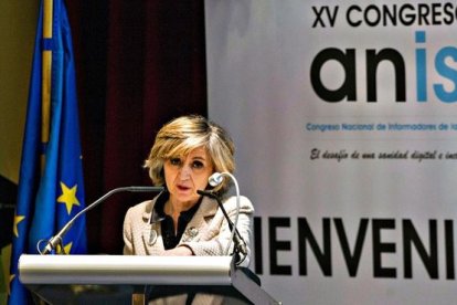 La ministra de Sanidad, María Luisa Carcedo, en el congreso de informadores de Salud.