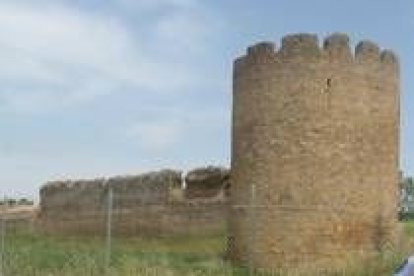 La muralla de Mansilla de las Mulas fue construida entre los siglos XIII y XIV