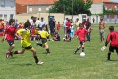 Competición organizada desde las escuelas deportivas municipales de Santa María del Páramo