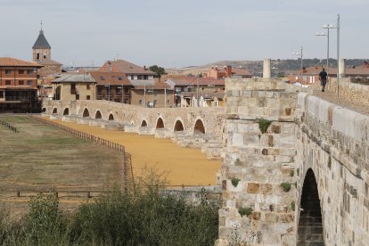 Hospital de Órbigo desde el puente romano. RAMIRO